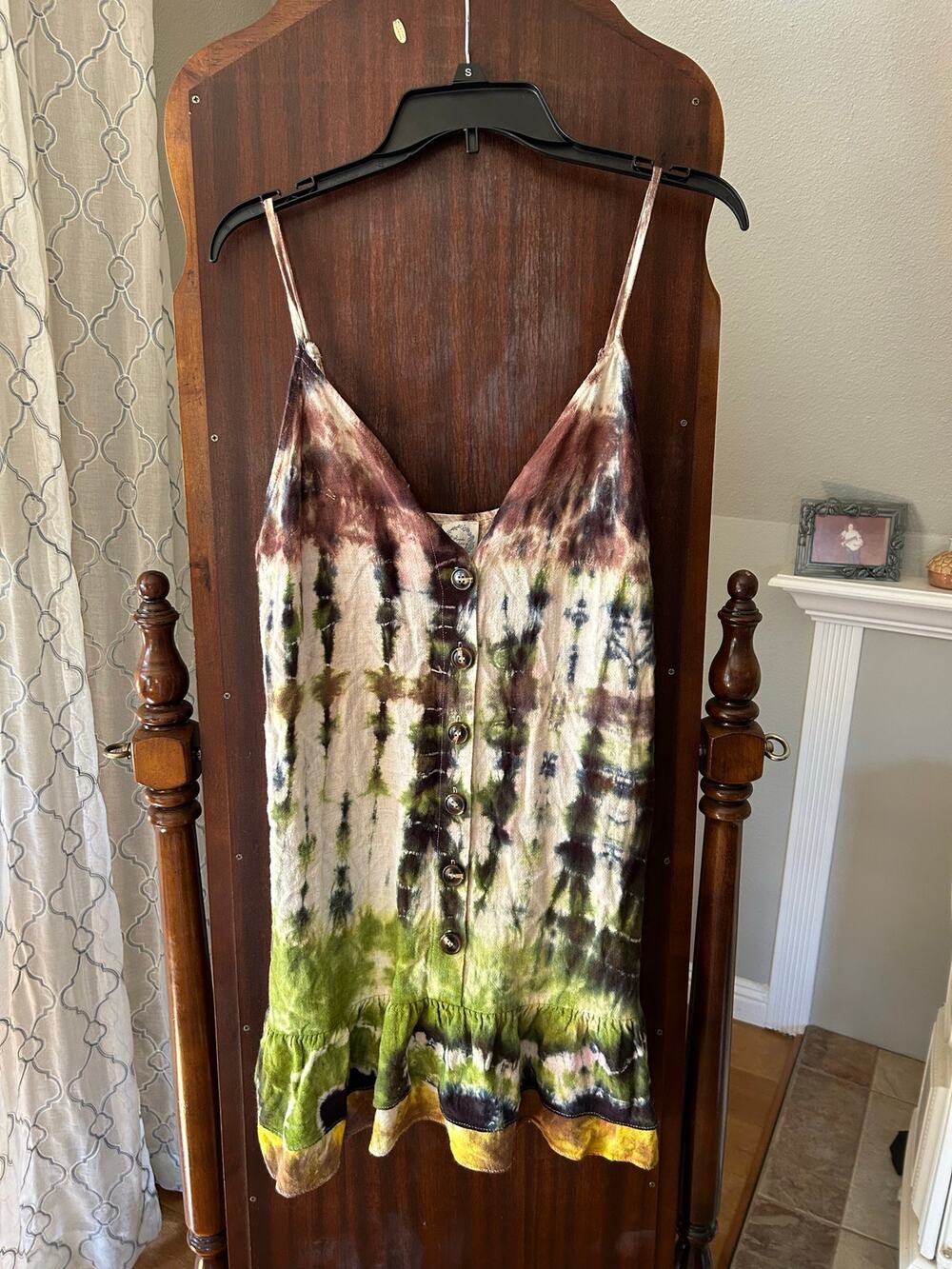 Francesca’s blue rain green and brown tie-dye baby doll cami top large